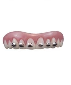 Swedia's Prosthetics Braces - Billy Bob Teeth